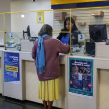 Diversificação de serviços dos Correios ocorre após estatal registrar prejuízo recorde de R$ 8,5 bilhões em 2025. Imagem referente a matéria