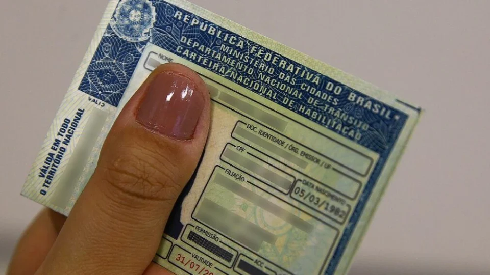 Magistrada considerou ação em que Corte não deu razão a pedido do PT de derrubar medidas atípicas.