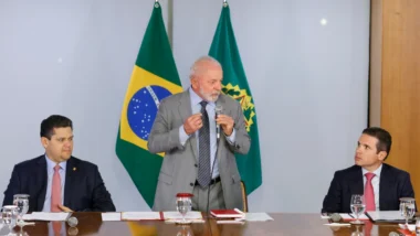 Lula com Alcolumbre e Motta