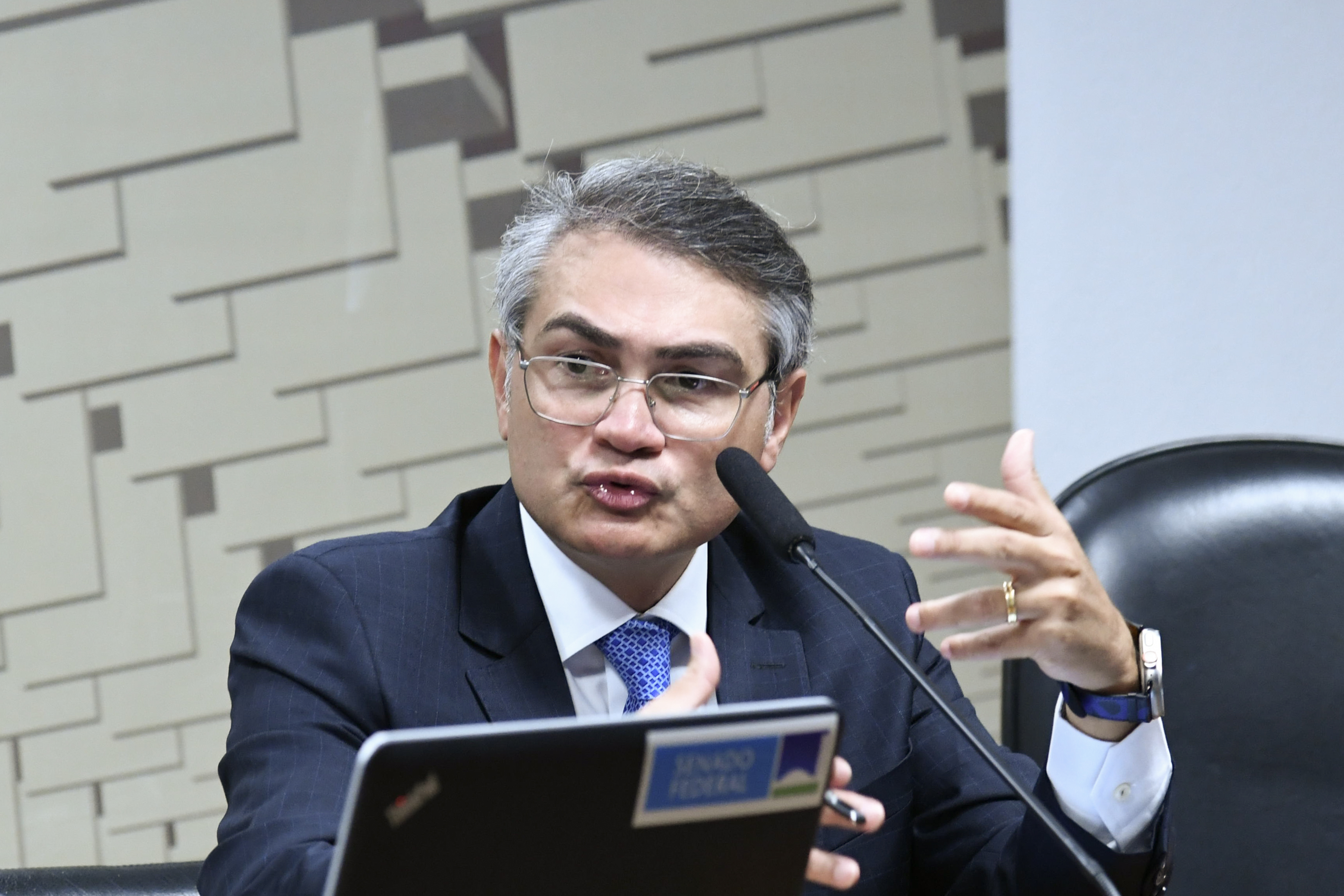 Presidente da Febraban defende enfrentamento de causas estruturais do endividamento e confiança no conhecimento que os bancos têm do perfil de cada cliente.