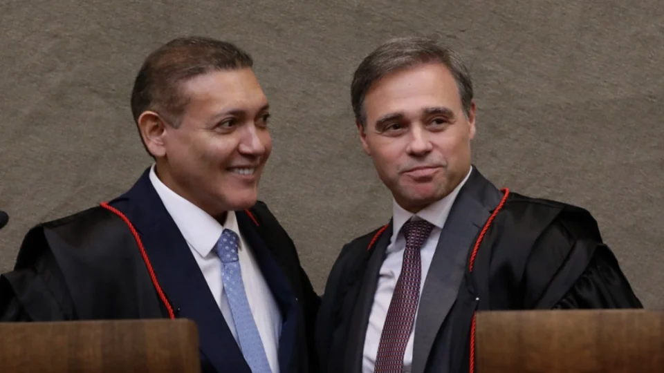 Kassio Nunes Marques e André Mendonça tomam posse no TSE