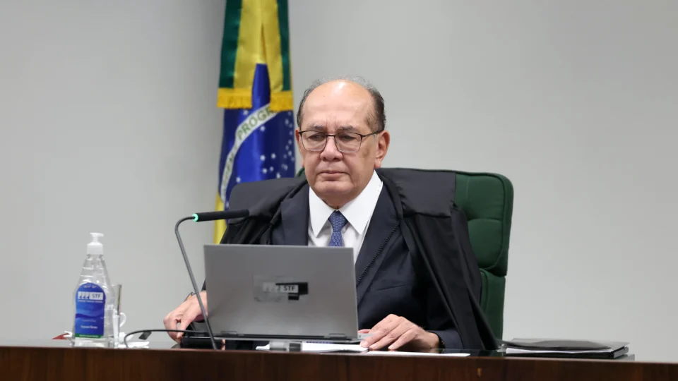 Ministro usou liberdade de expressão para restabelecer conteúdo e aproveitou para tecer críticas à Lava Jato.