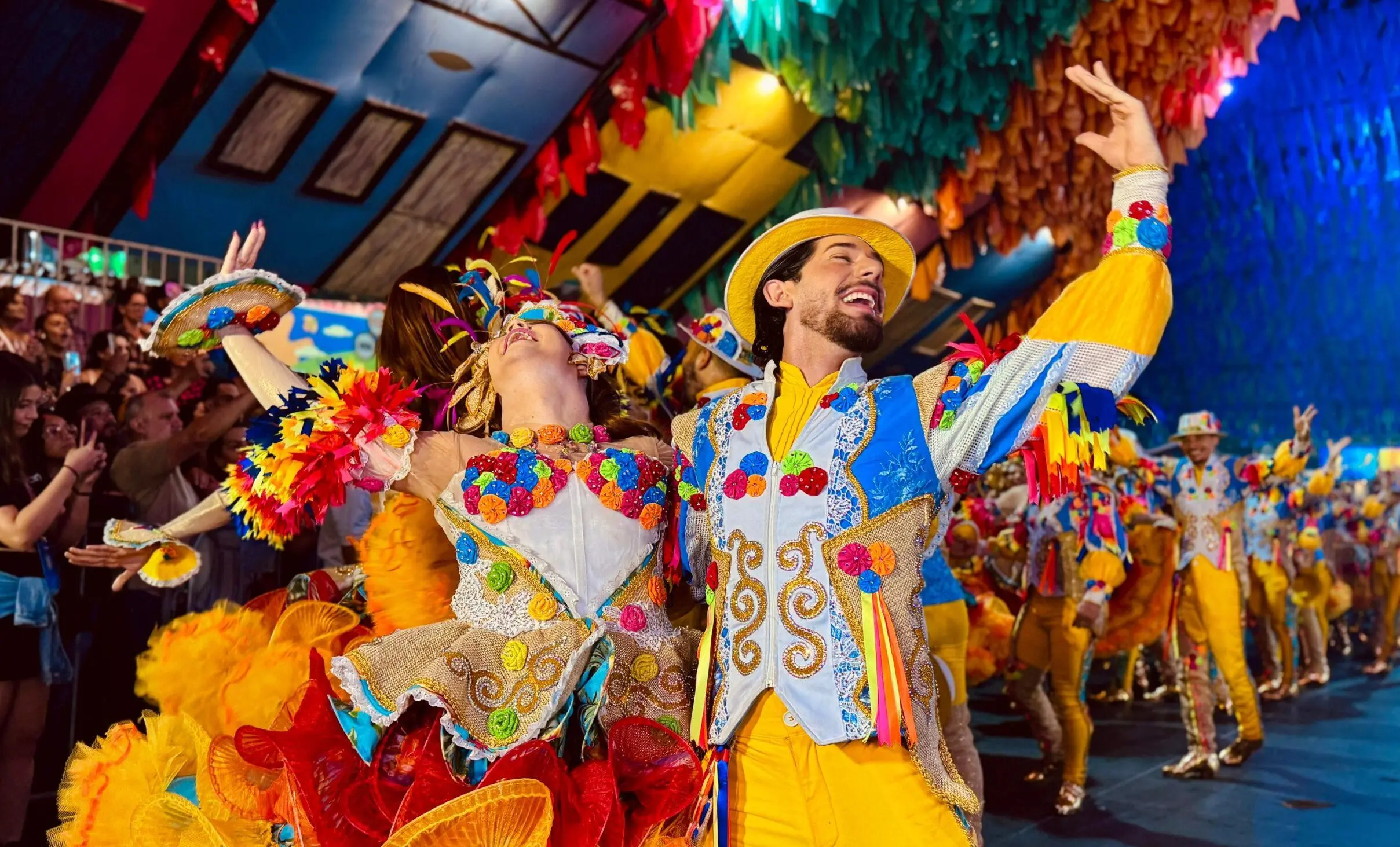 Milhões de pessoas devem movimentar os maiores festejos juninos do Brasil em 2026, com shows, quadrilhas e tradições espalhadas pelo Nordeste.