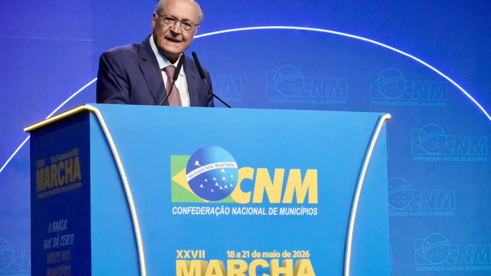 Alckmin é vaiado na abertura da Marcha dos Prefeitos em Brasília