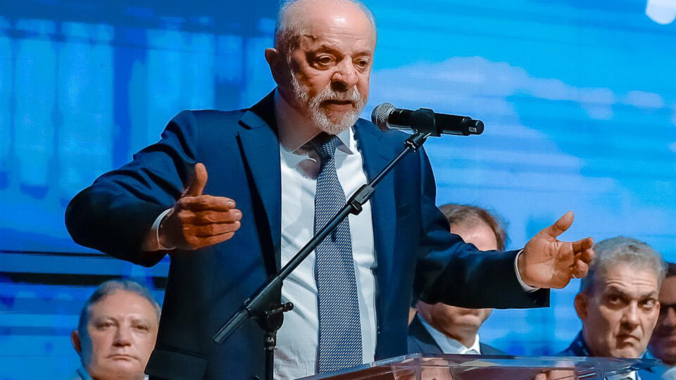 Lula promete levar em conta “especificidades” setoriais e não impor fim da escala 6×1 “na marra”