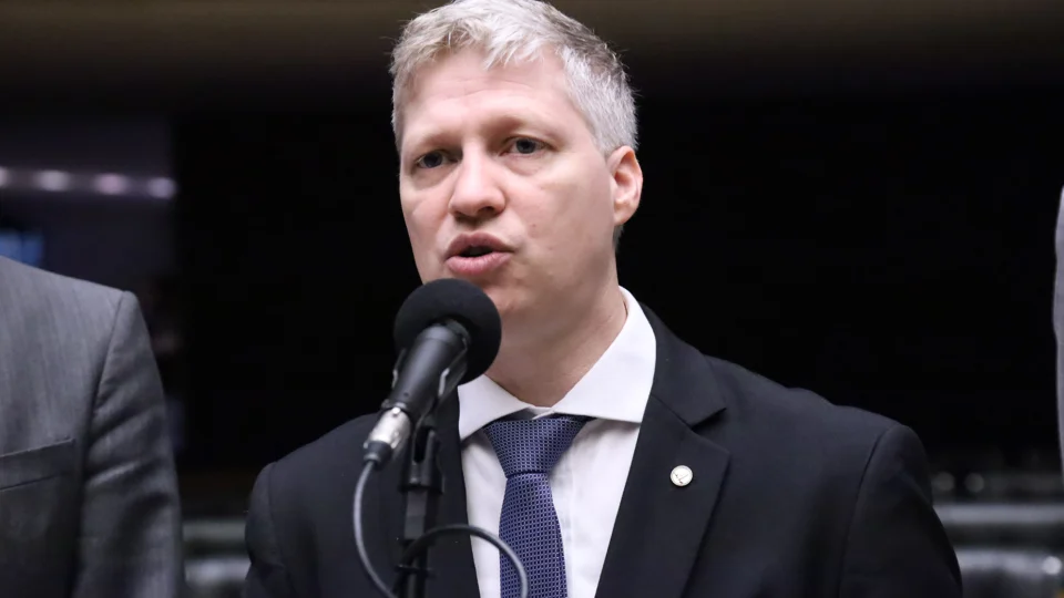 Marcel van Hattem recorre à CCJ contra suspensão do mandato