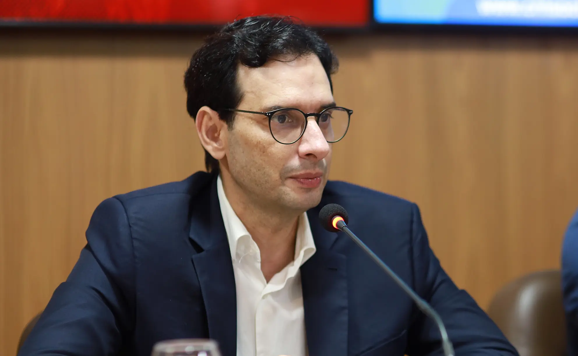 Léo Prates disse que faltam ajustes na regra de transição, mas Motta pretende aprovar texto ainda em maio.