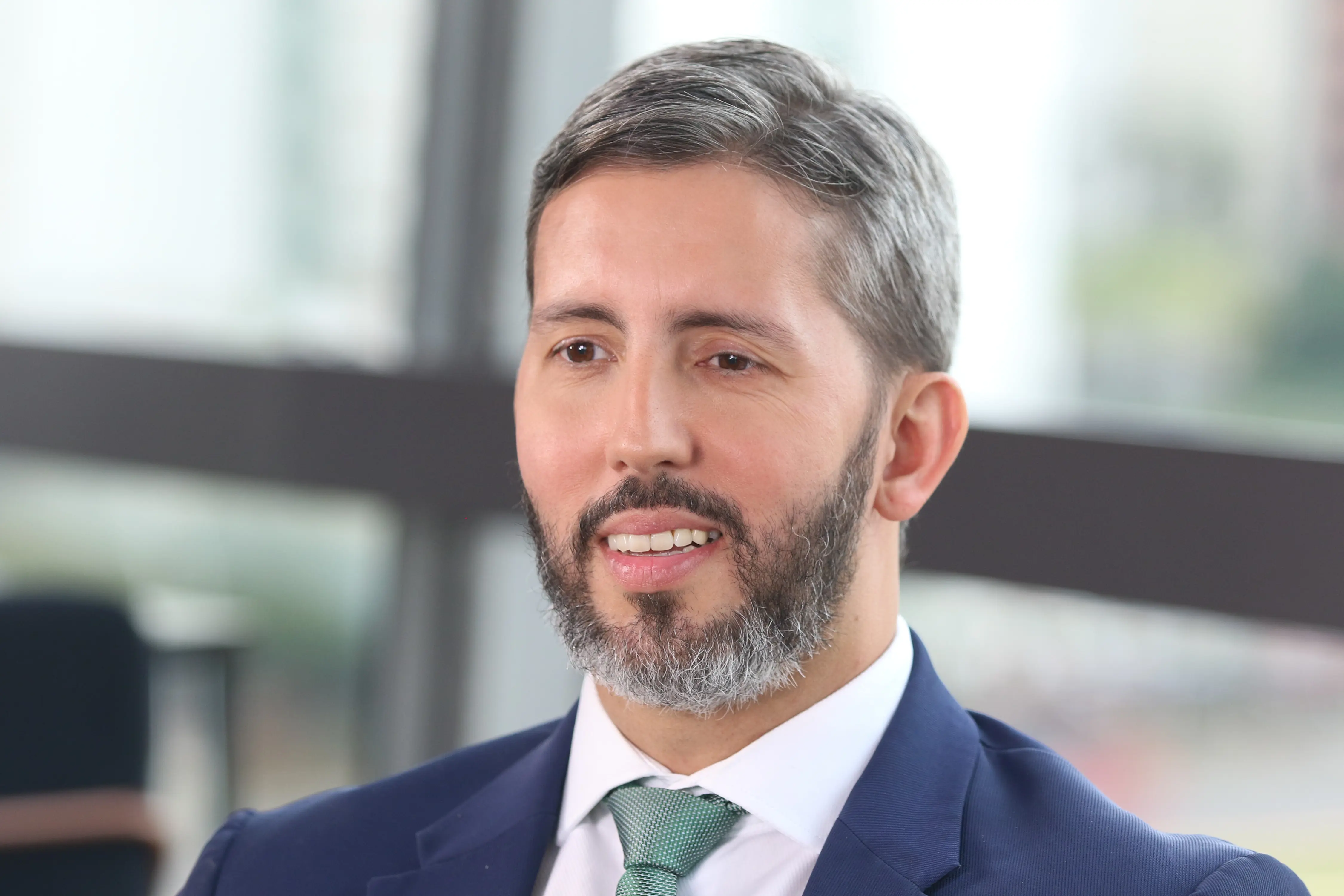 Ex-deputado distrital, Grass deixou o cargo para concorrer ao GDF. Após derrota para Ibaneis, assumiu o Iphan logo no início do governo Lula 3. 