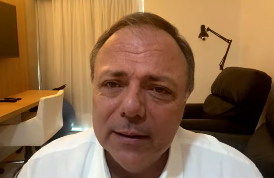 “Dark Horse” vai furar a bolha e mostrar verdade ao mundo, diz Pazuello; assista