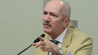 Pré-candidato acredita que presidente do DC tenta acenar ao Supremo para lidar com investigações.