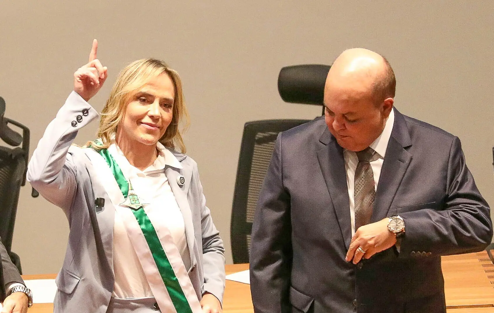 Governadora sinalizou autonomia após ex-governador reclamar de falta de continuidade na gestão.
