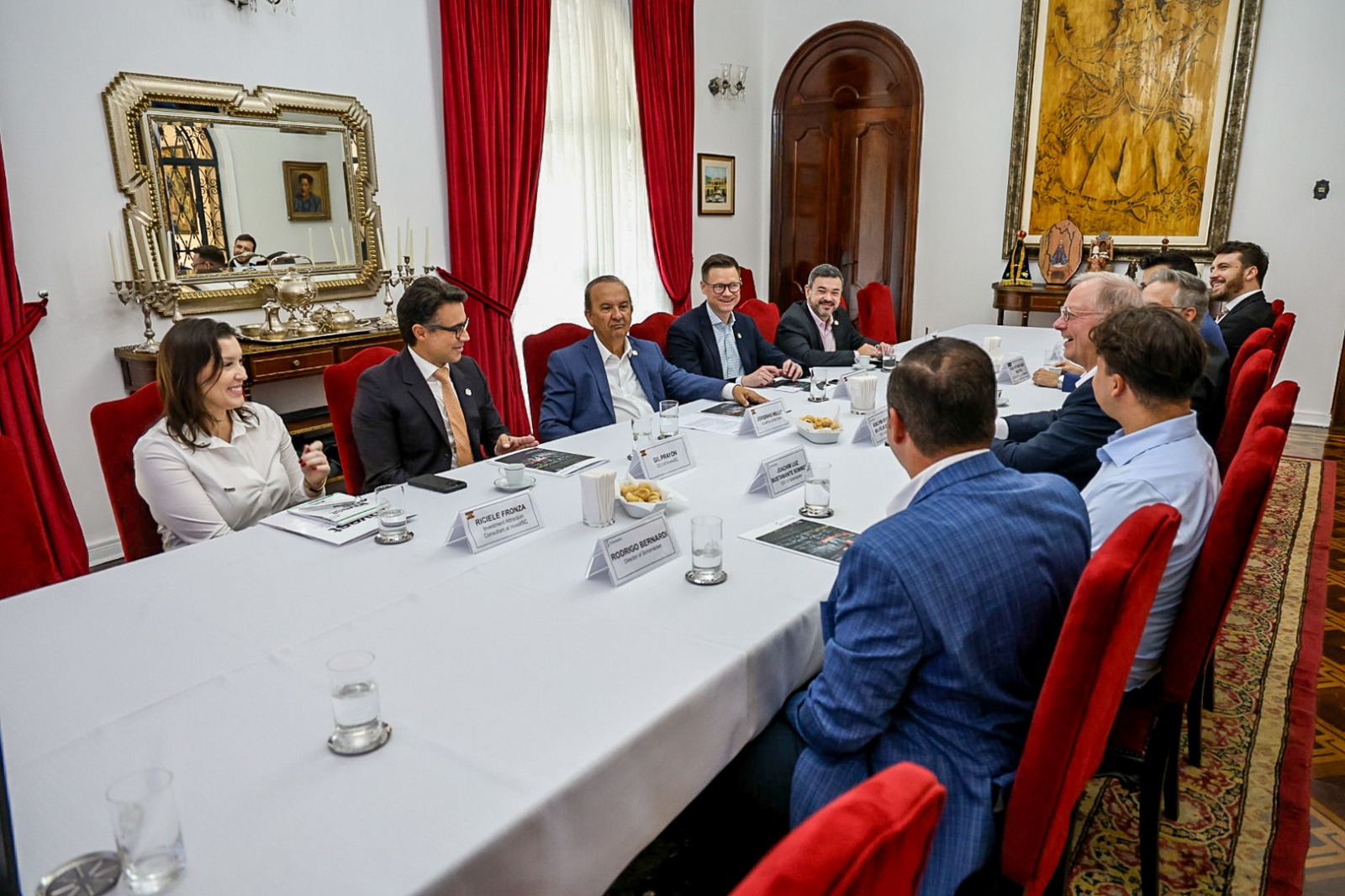 Acordo foi firmado com governador Jorginho Mello; estado deve apoiar logística e contatos com fornecedores locais.