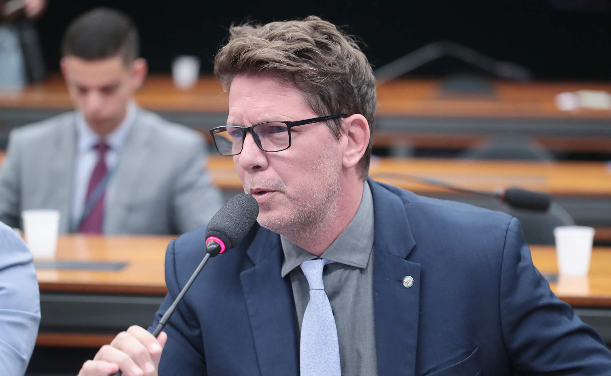 Mário Frias usa postagem para responder a Dino sobre paradeiro