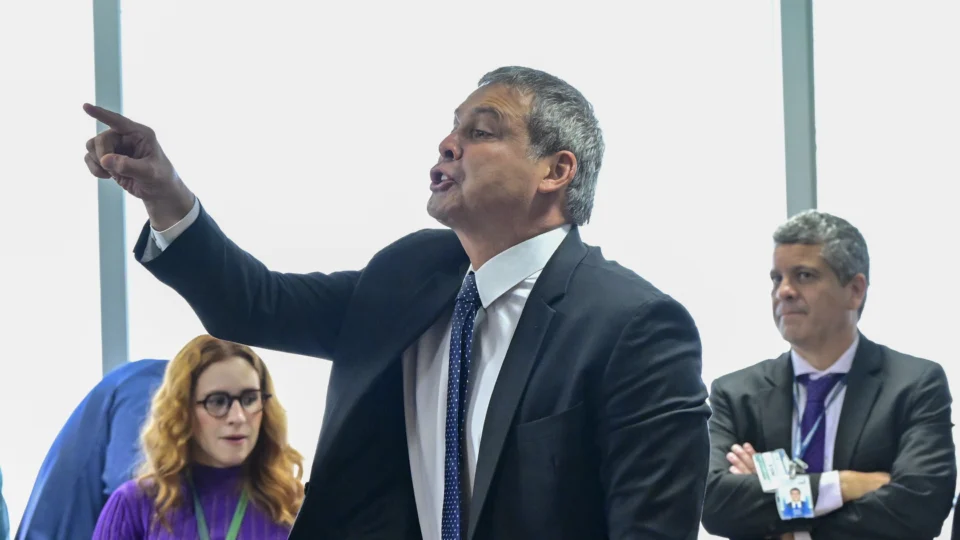 Petista cobrou explicações, mas ouviu presidente ser chamado de "ladrão".