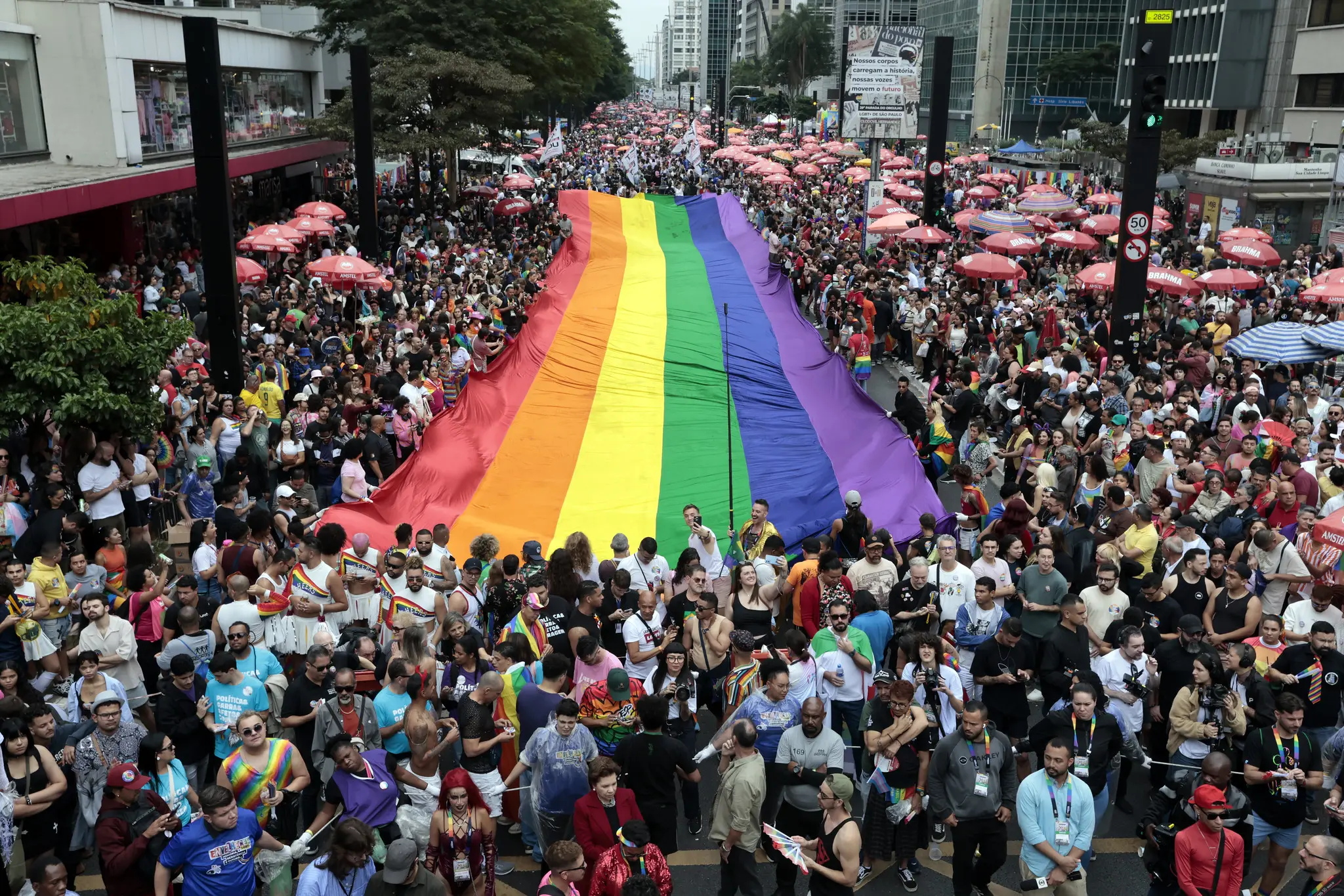 Câmara de SP aprova projeto que veta menores em eventos LGBTQIA+