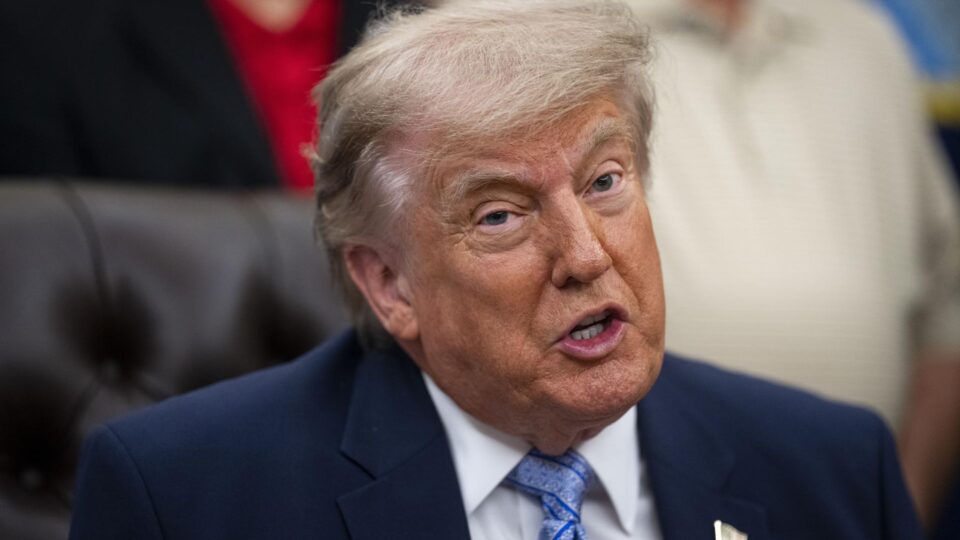 Trump nega pressão militar contra Cuba e diz querer “dialogar” com o regime