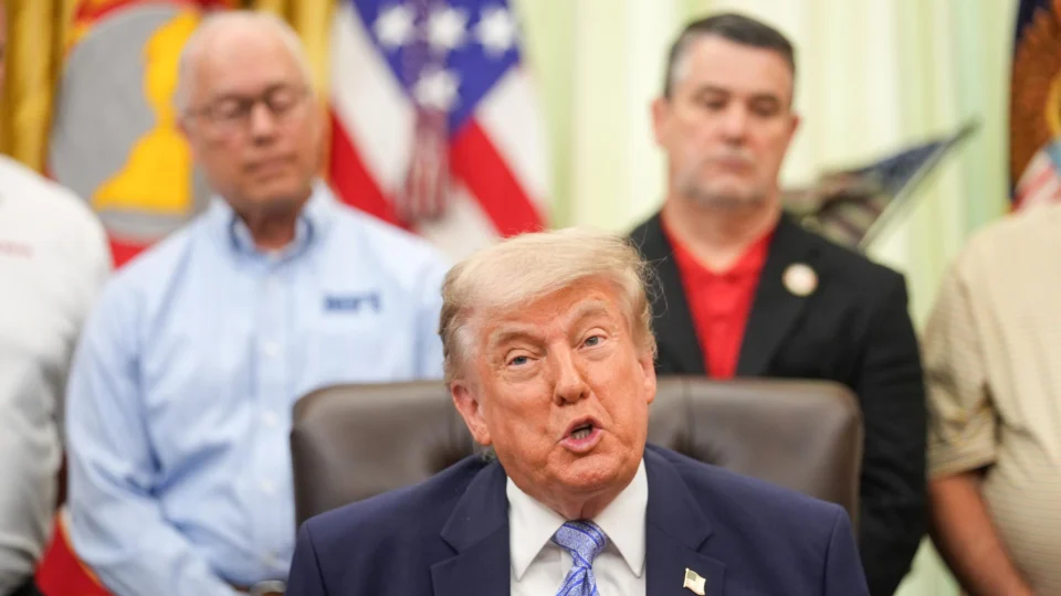 trump polônia soldados
