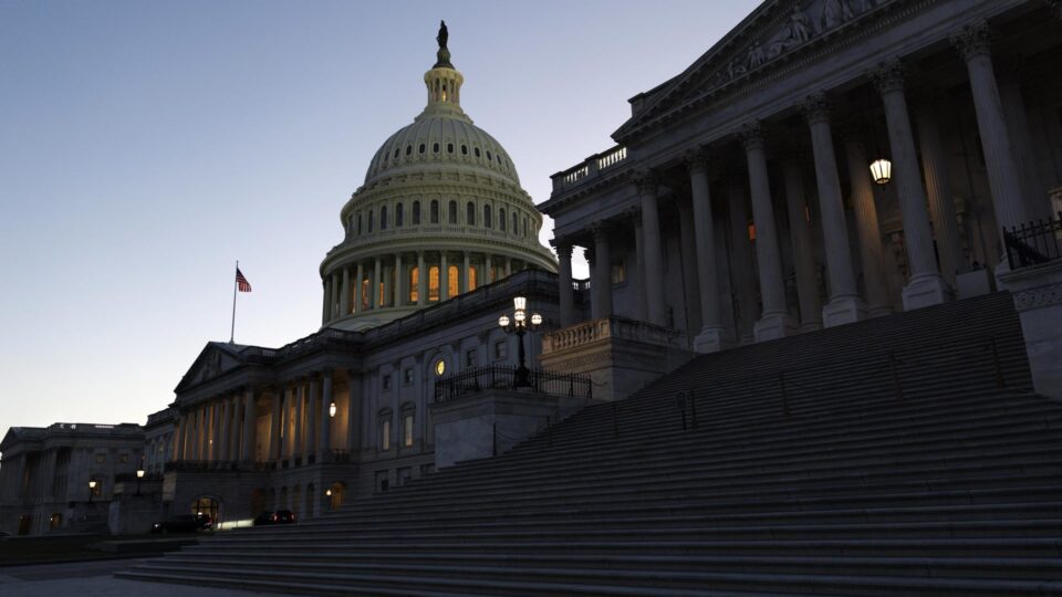 Republicanos cancelam votação na Câmara para evitar derrota para Trump sobre guerra no Irã
