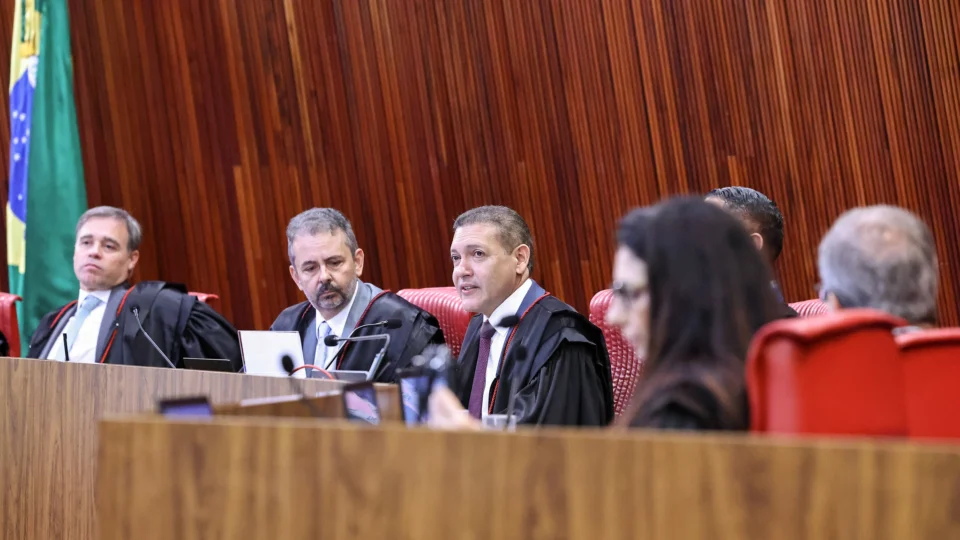 Presidente do TSE complementou decisão anterior que colocou Estela Aranha como juiz auxiliar.