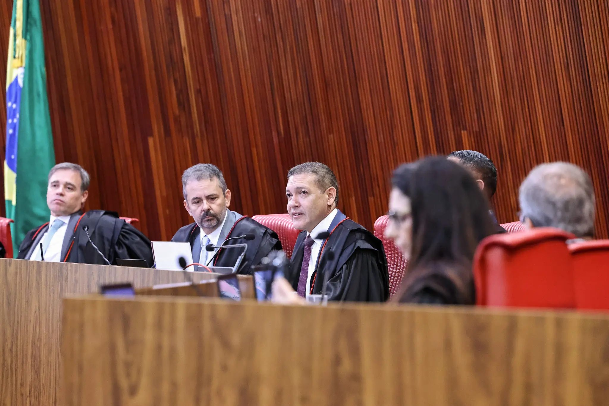 Presidente do TSE complementou decisão anterior que colocou Estela Aranha como juiz auxiliar.