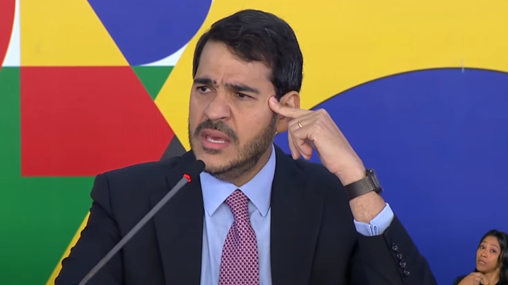 Líder de Lula diz houve armação de senadores para rejeitar Messias ao STF