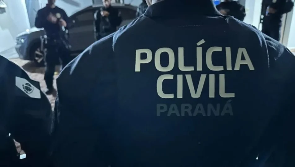 Operação da Polícia Civil do Paraná cumpriu mandados em cinco estados contra grupo suspeito de aplicar golpes de sextorsão e lavagem de dinheiro com criptoativos.