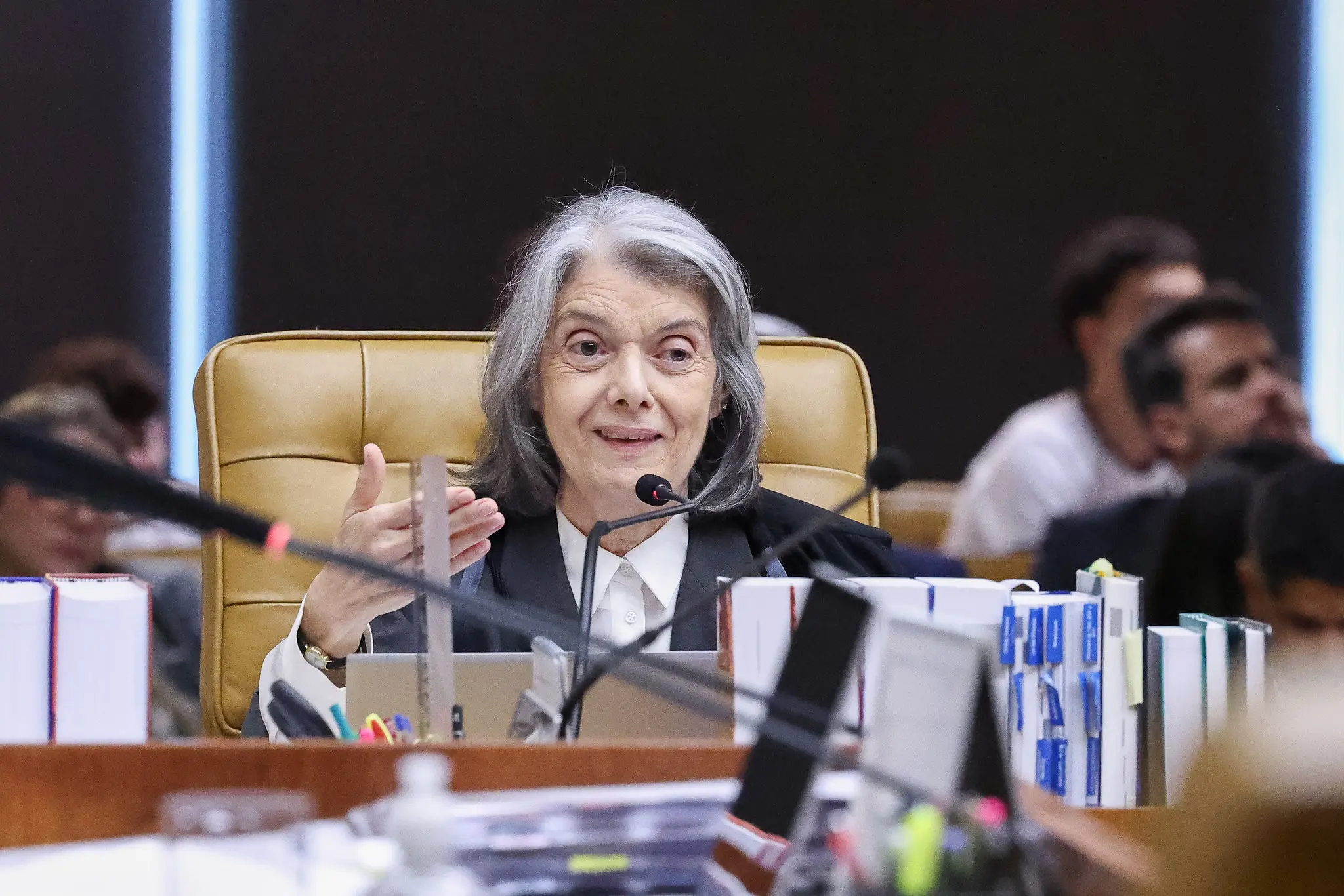 Ministra entendeu que alteração de prazo e imposição de teto comprometem moralidade eleitoral.
