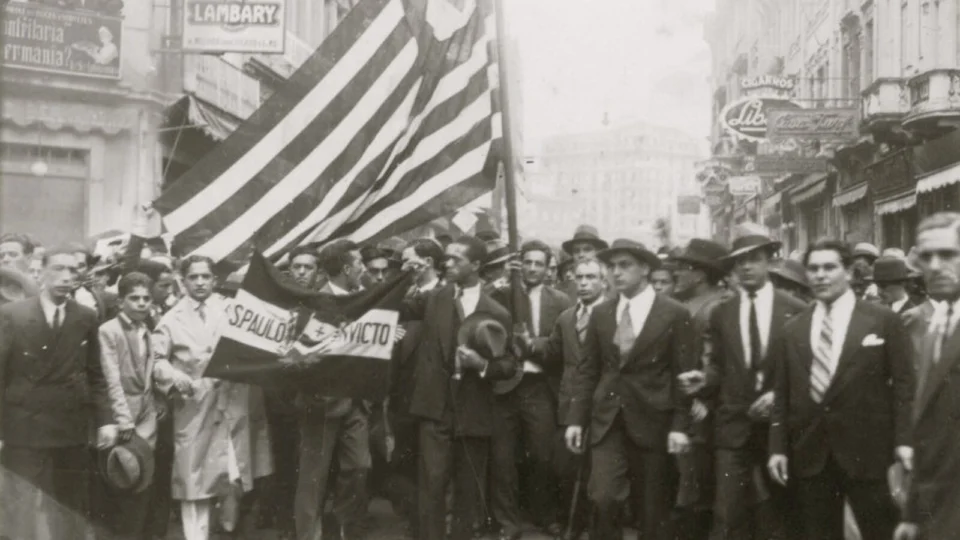 Demonstração no centro de São Paulo em 1932: início de uma guerra civil.