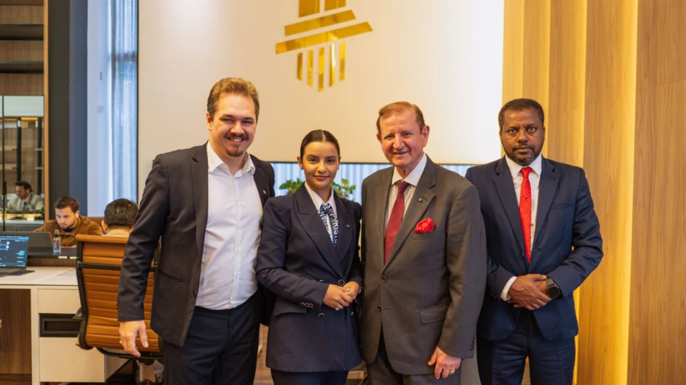 Representantes diplomáticos de Malta e Etiópia visitam a sede da Golden Brasil em um encontro que fortalece conexões internacionais, oportunidades no setor mineral e novos caminhos para cooperação global.