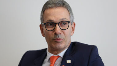 Zema também criticou a dependência do Brasil em relação à China.