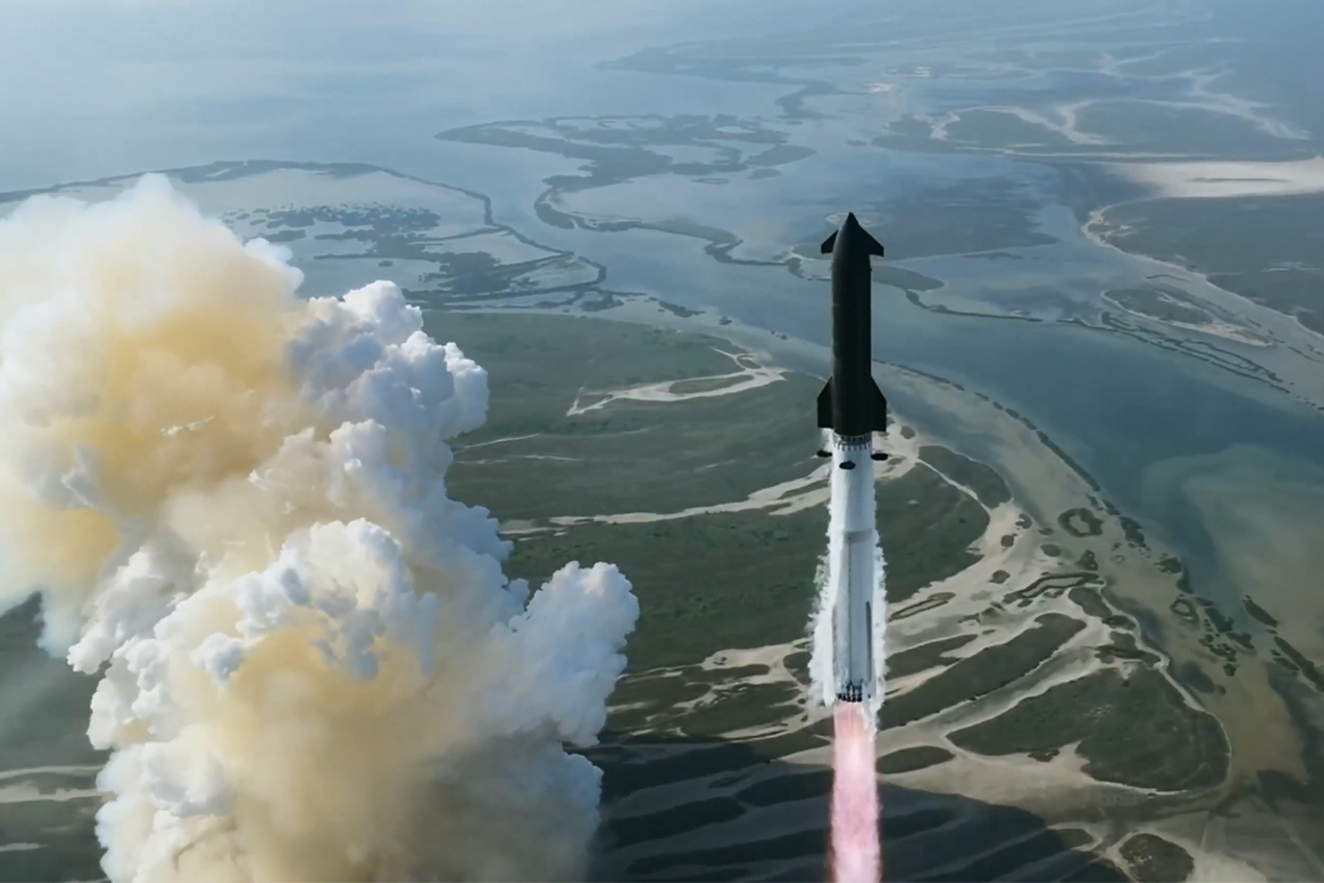 SpaceX lança com sucesso versão ampliada do maior foguete do mundo