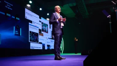 Carlênio Castelo Branco, CEO da Senior Sistemas, durante o Senior Experience: executivo apresentou os novos agentes de inteligência artificial da companhia e defendeu a tecnologia como infraestrutura estratégica de decisão para as empresas.