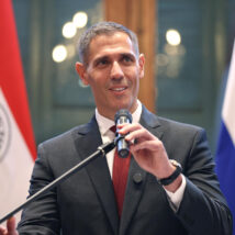 Ministro da Indústria e do Comércio do Paraguai, Marco Riquelmi destacou benefícios do Investor Pass para quem quer investir no país. Imagem referente a matéria
