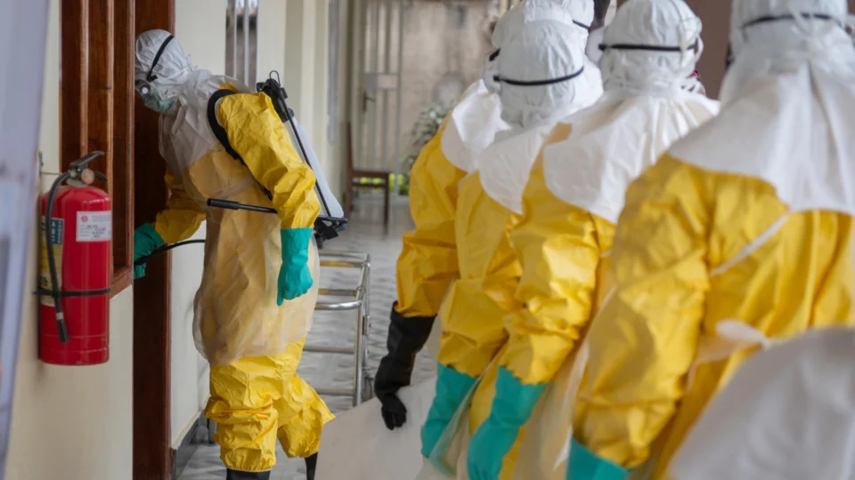 surto de ebola em países da África