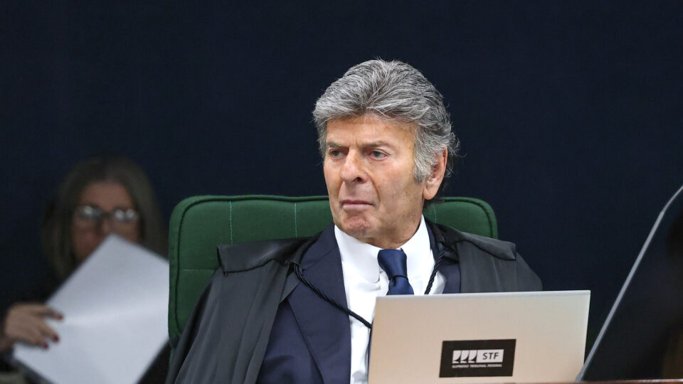 Fux vota para manter pai e primo de Vorcaro presos após suspensão de Gilmar Mendes