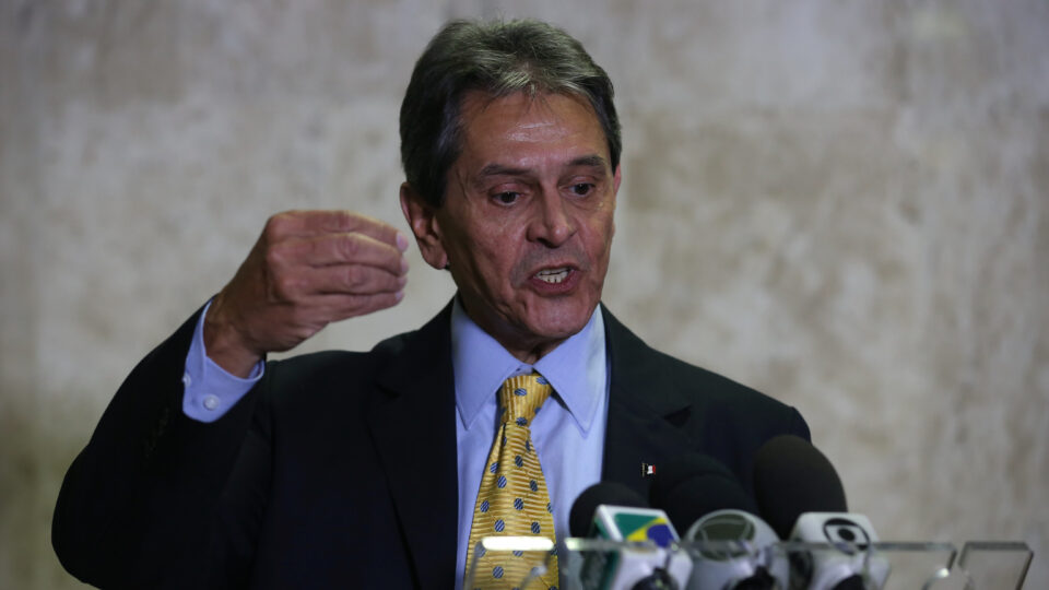Moraes mantém prisão domiciliar de Roberto Jefferson, mas adverte sobre violações