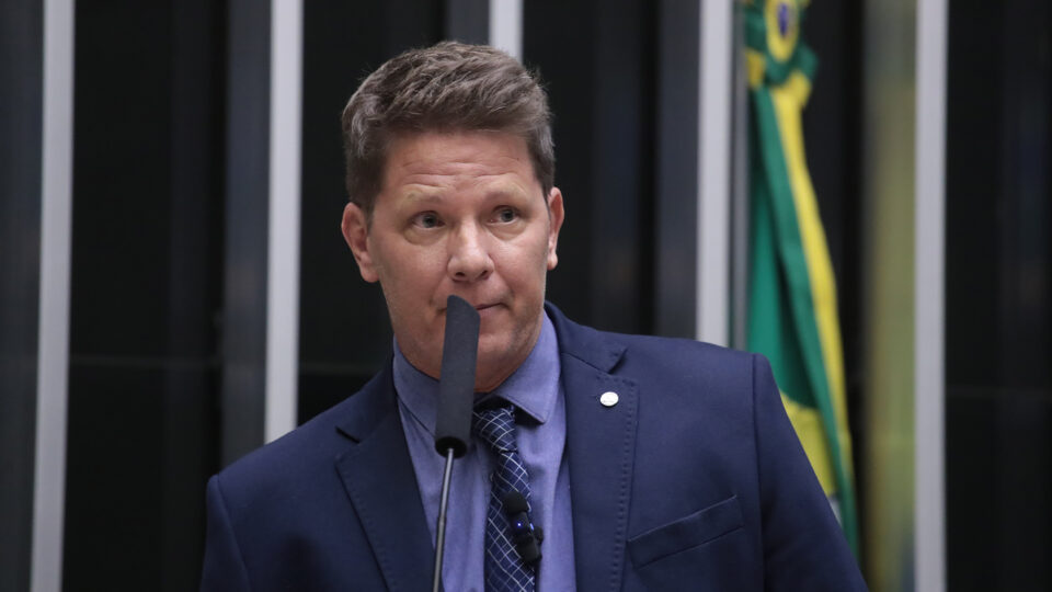 Mario Frias nega uso de emendas em filme sobre Bolsonaro e pede arquivamento no STF