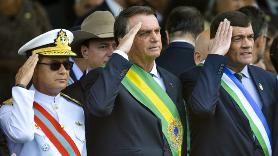 Moraes é informado sobre ação militar que pode tirar patente de Bolsonaro