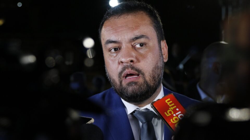 Cláudio Castro é alvo novamente da PF por aplicar R$ 3 bi da Riopreviência no Master