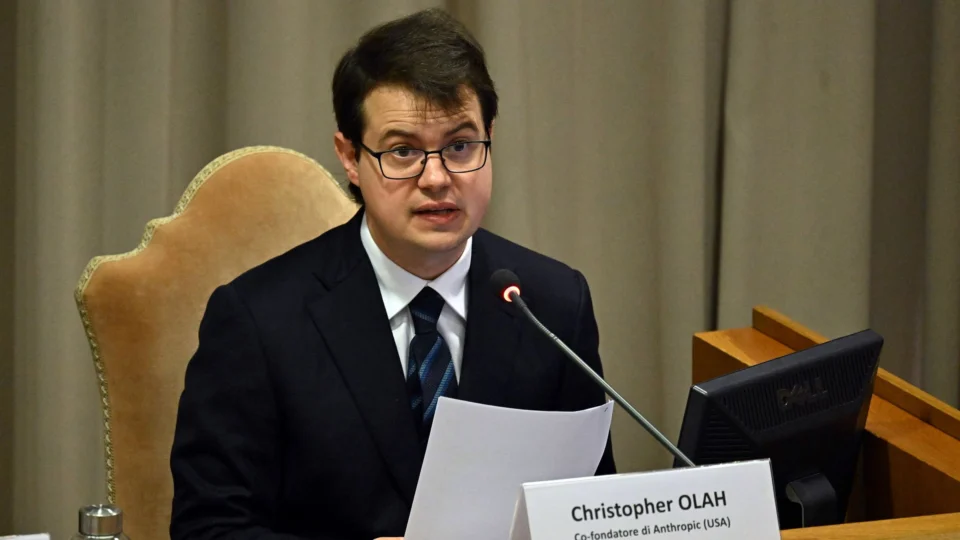christopher olah anthropic magnifica humanitas inteligência artificial