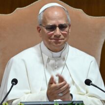 O papa Leão XIV durante o lançamento da encíclica Magnifica humanitas, no Vaticano. Imagem referente a matéria