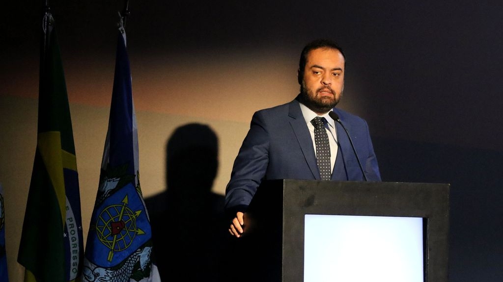 Investigação da PF aponta que ex-governador do Rio influenciou politicamente aplicação de R$ 3 bilhões da Rioprevidência no Banco Master.