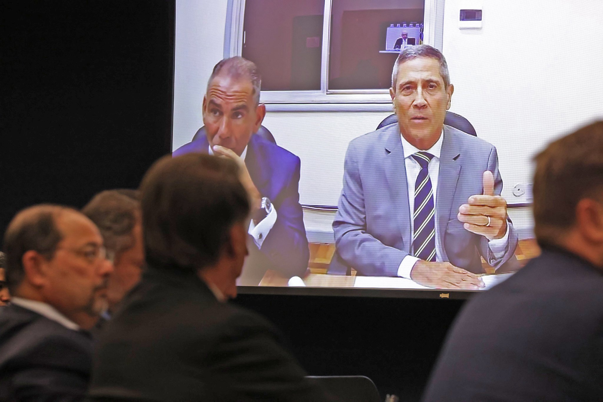 Braga Netto passará por exames após Exército encontrar lesões suspeitas na pele