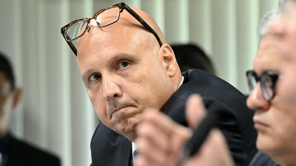 Recém-aprovado para presidir a CVM, Otto Lobo pode ter de prestar contas semestralmente no Senado.