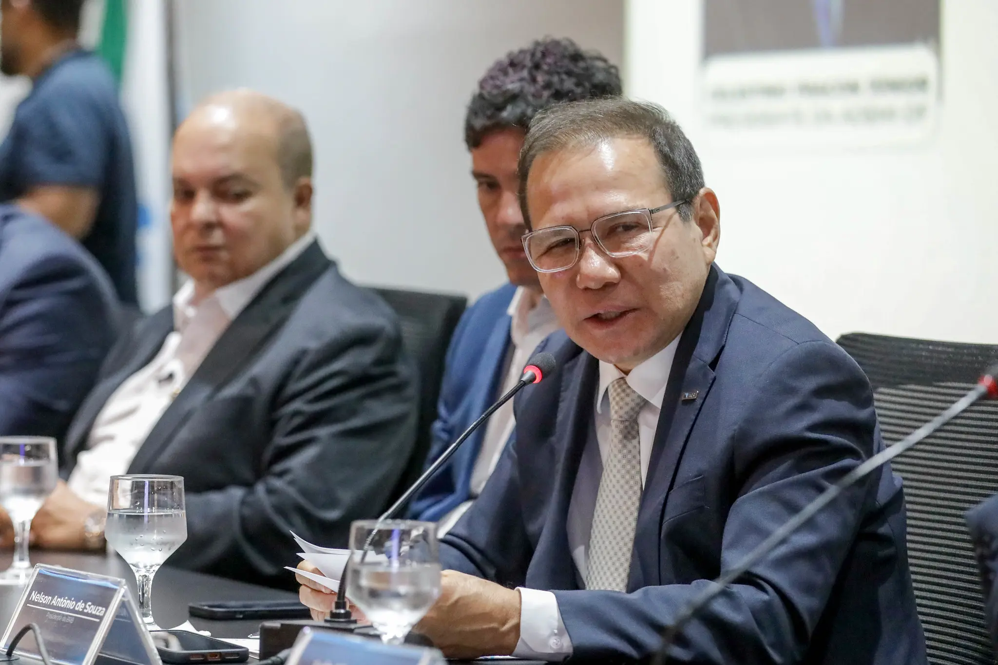 Nelson Antônio de Souza será questionado sobre detalhes da relação entre BRB e Banco Master.