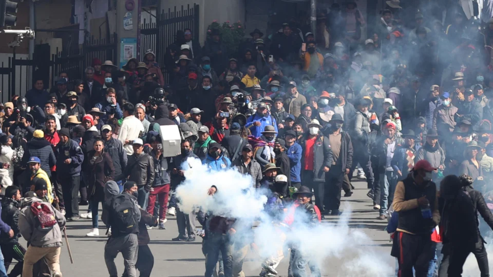 evo morales bolívia protestos governo centro-direita