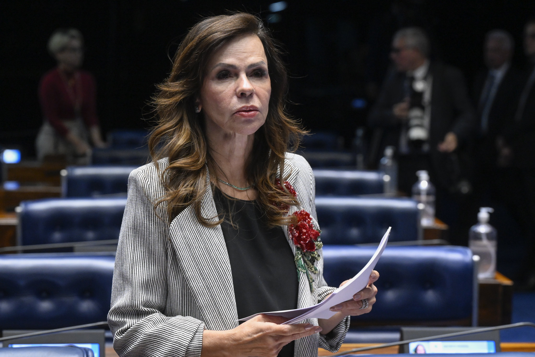 Senado aprova piso de R$ 5.130 para professores e nova regra de reajuste