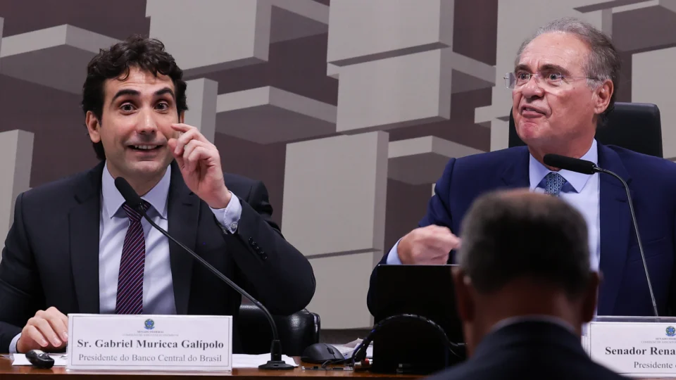 Renan Calheiros acusa presidente do BC de mentir ao Senado