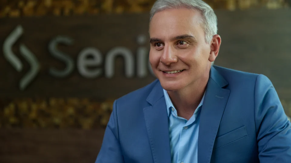 Carlênio Castelo Branco, CEO da Senior Sistemas, durante apresentação sobre inovação e expansão estratégica da companhia no setor de tecnologia.