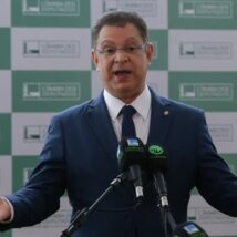 PL tenta enquadrar esquerda com apoio a escala de trabalho 4×3 Imagem referente a matéria
